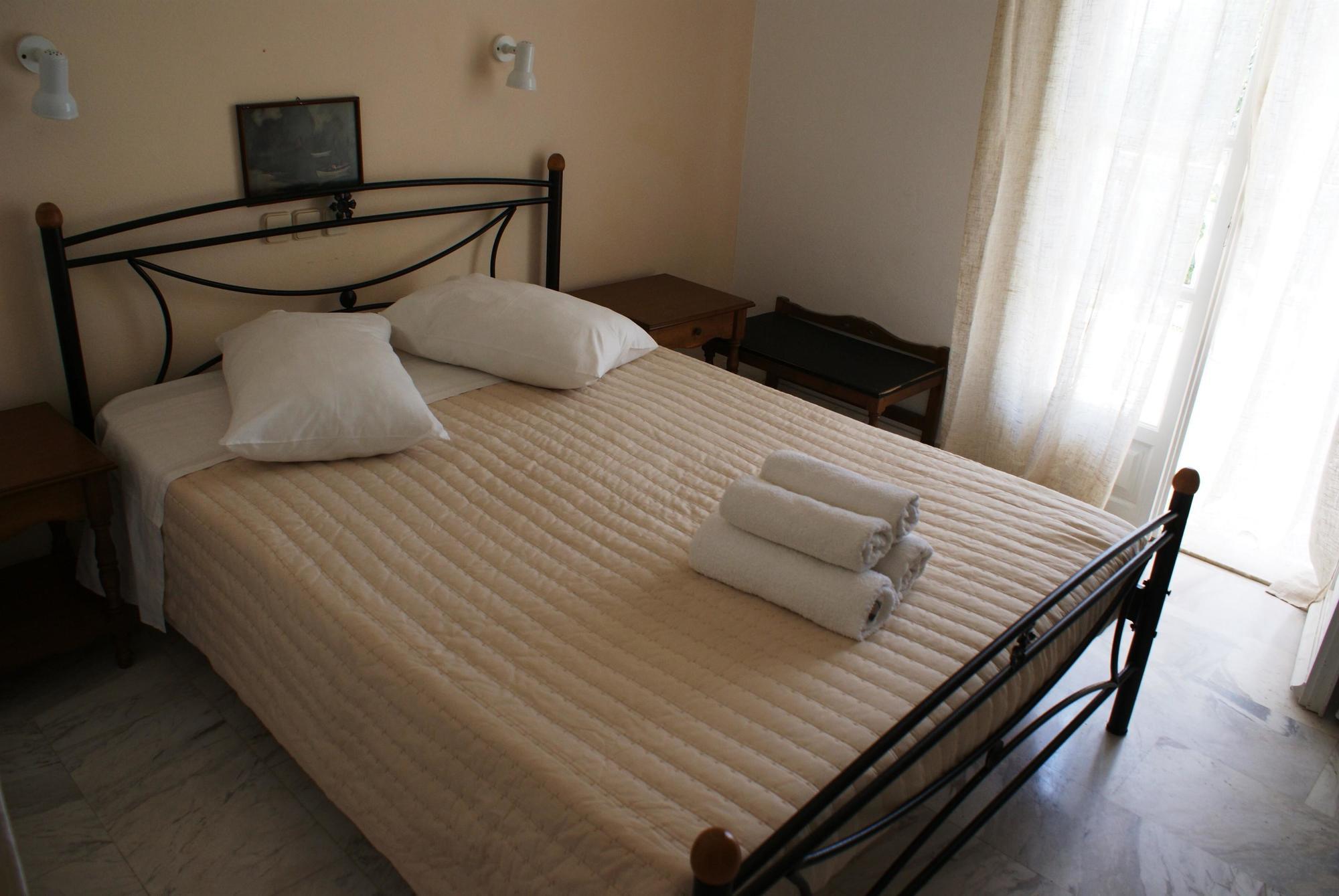 Kamári Alia Hotel מראה חיצוני תמונה